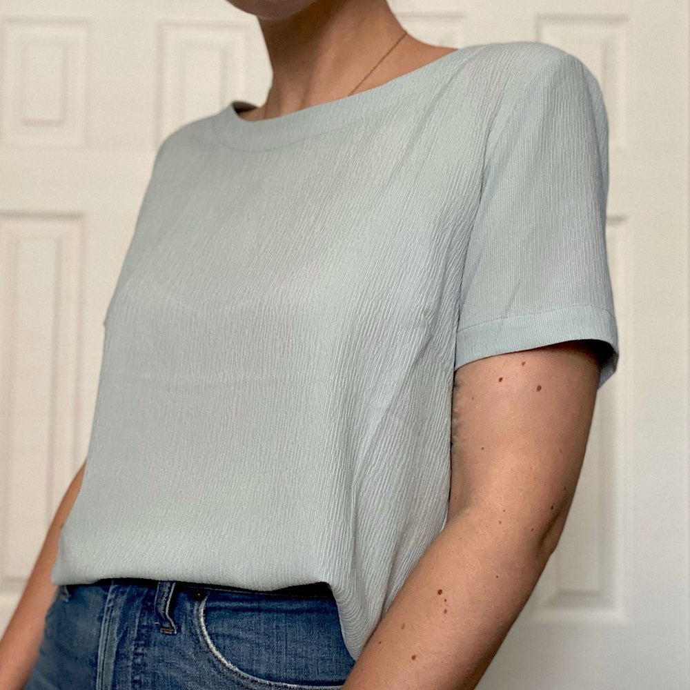 Rose + Olive Professional or Casual Light Blue Shirt Size Large